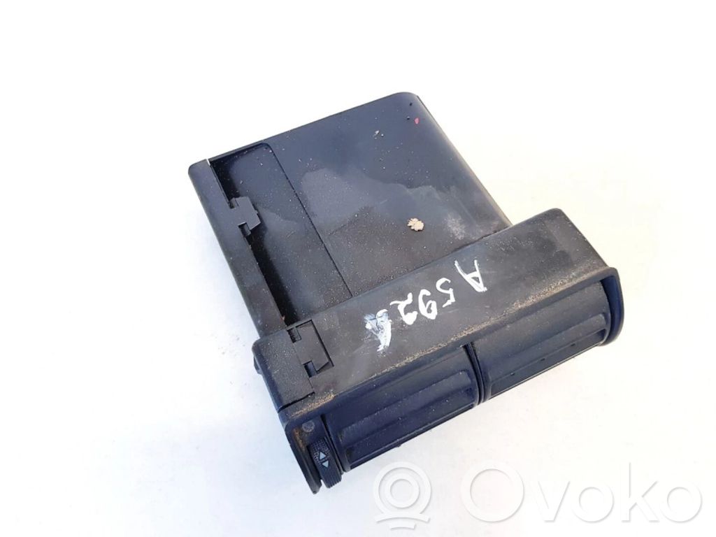 Rejilla de ventilación central del panel   4A1820902,4A1820902