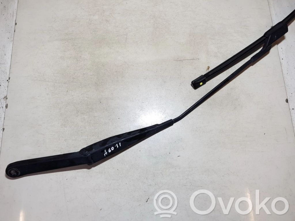 Wischerarm vorne   8V4117526DC,8V4117526DC