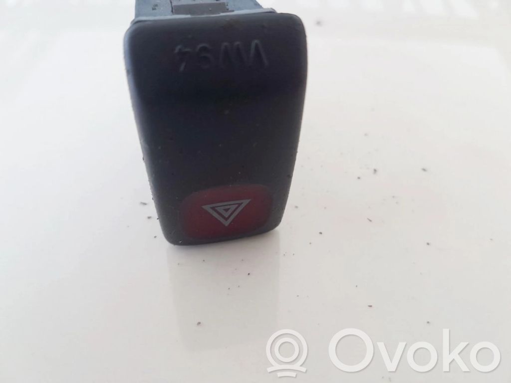 Volkswagen Golf II Botón interruptor de luz de peligro 