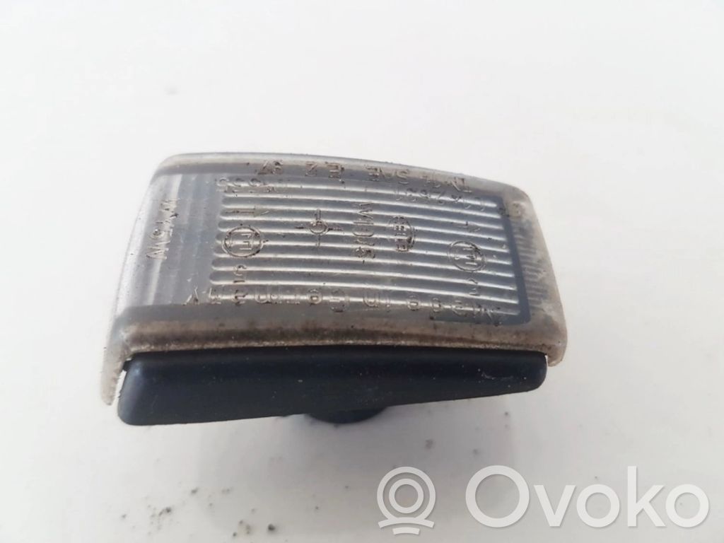 Volvo S70  V70  V70 XC Indicatore di direzione del parafango anteriore 