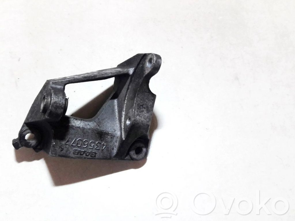 Saab 900 Engine mounting bracket 