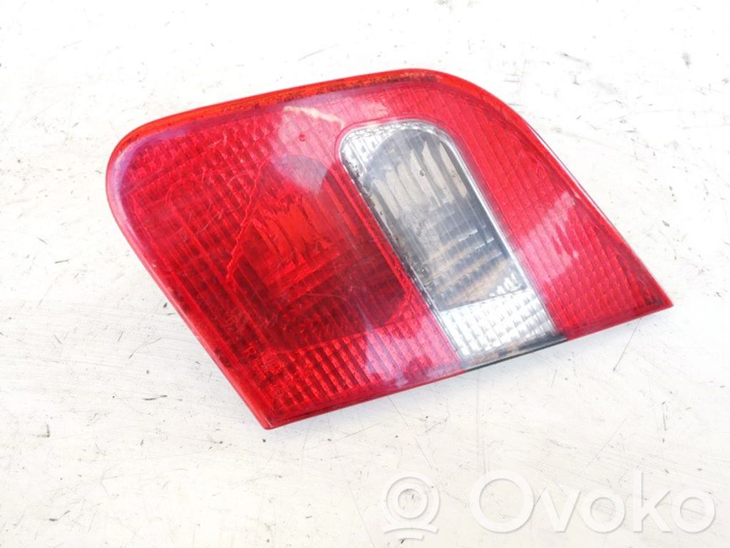 Mitsubishi Carisma Lampă spate în capacul portbagajului 