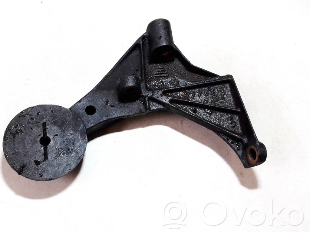 Alfa Romeo 156 Engine mounting bracket 
