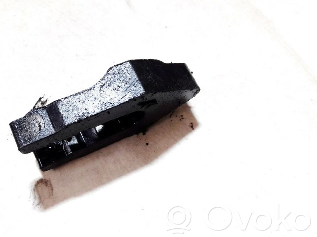 Abrazadera del inyector de combustible