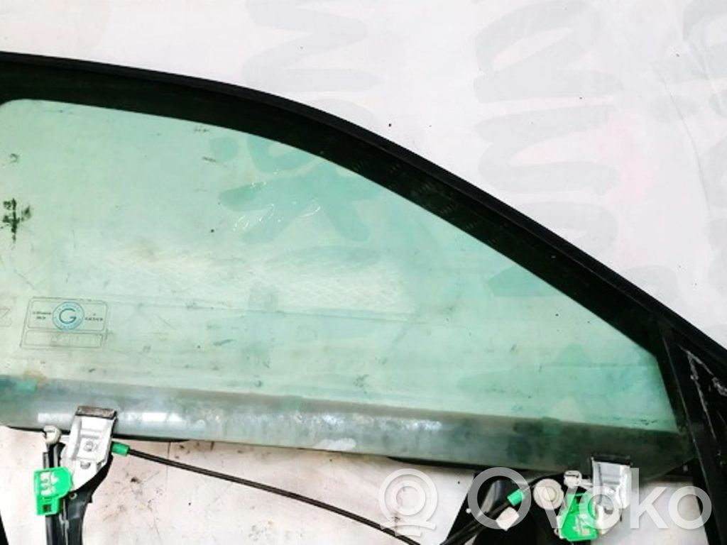 Audi A4 S4 B5 8D Cornice del finestrino/vetro portiera anteriore 