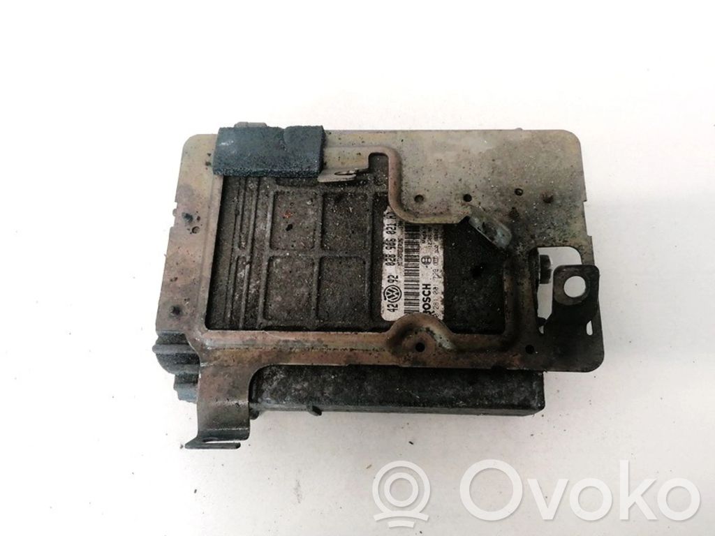 Volkswagen Golf III Engine control unit/module 