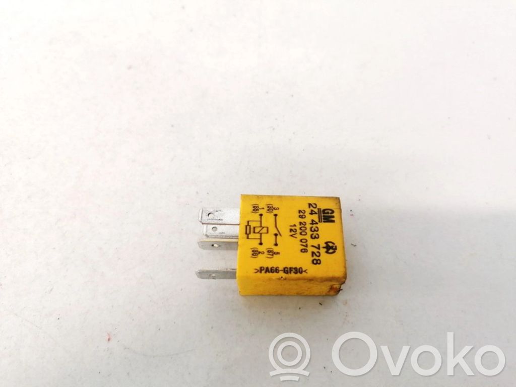 Opel Zafira A Alte relee 