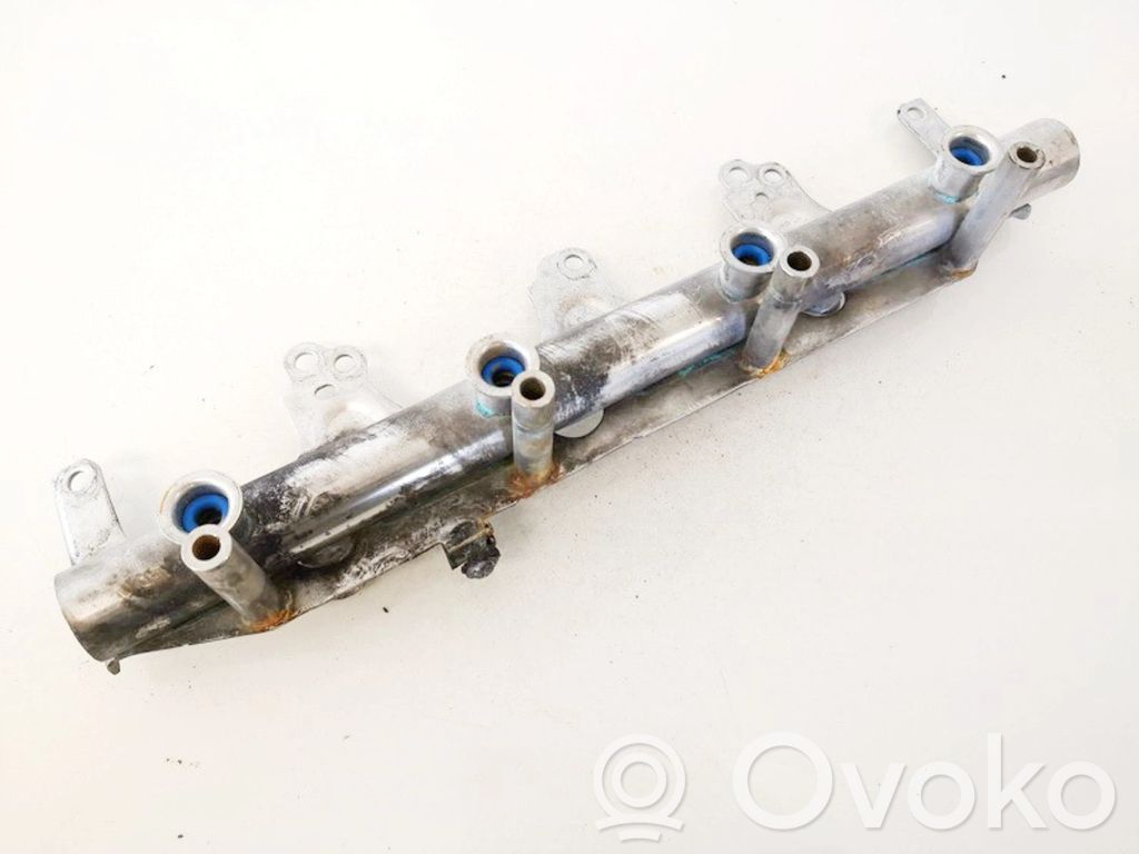 Volkswagen PASSAT B6 Rampă alimentare injectoare 