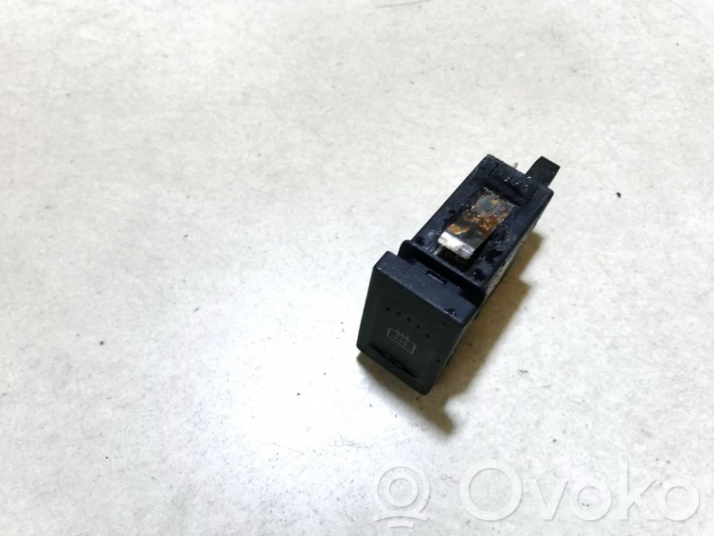 Volkswagen PASSAT B5 Comutator încălzire parbriz/lunetă 