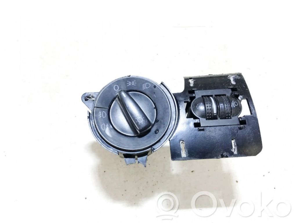 Volkswagen PASSAT B5 Interruttore luci