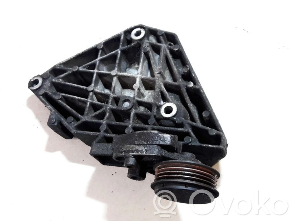 Volkswagen PASSAT B5.5 Engine mounting bracket 