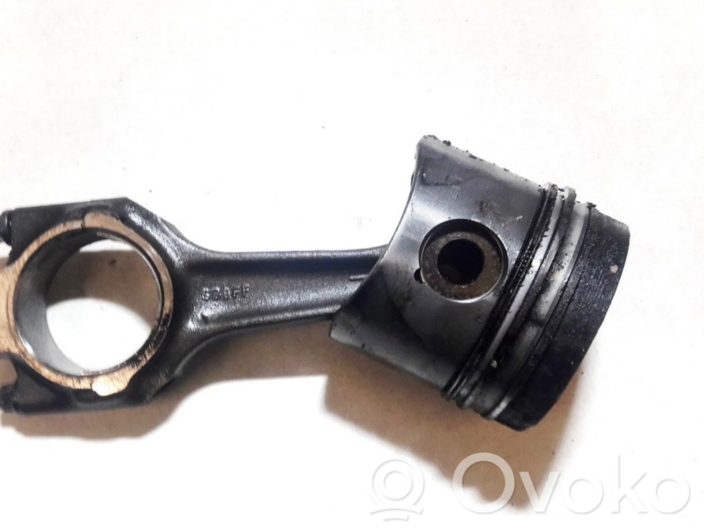 Ford Escort Piston avec bielle 