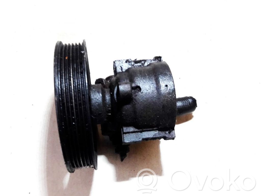 Opel Astra F Ohjaustehostimen pumppu 