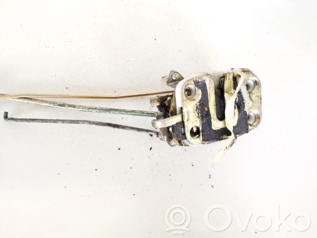 Serrure de porte avant