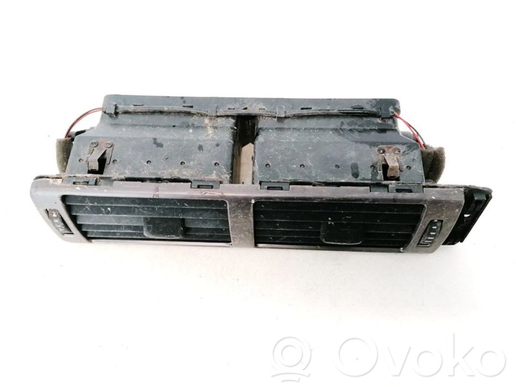 Grilă ventilație centrală   4B1820951,4B1820951