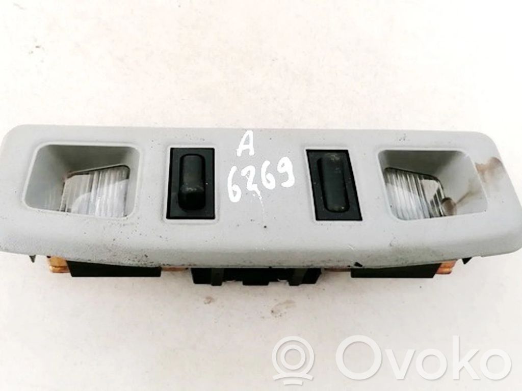 Mitsubishi Carisma Takaistuimen valo 