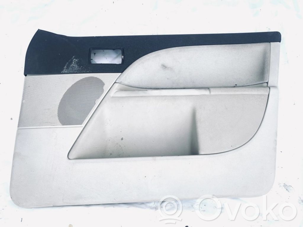 Ford Mondeo Mk III Etuoven verhoilu