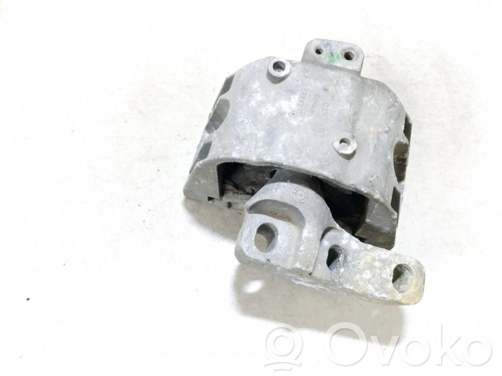 Volkswagen Golf IV Engine mount bracket 