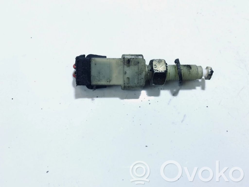 Volkswagen PASSAT B4 Comutator senzor pedală frână 