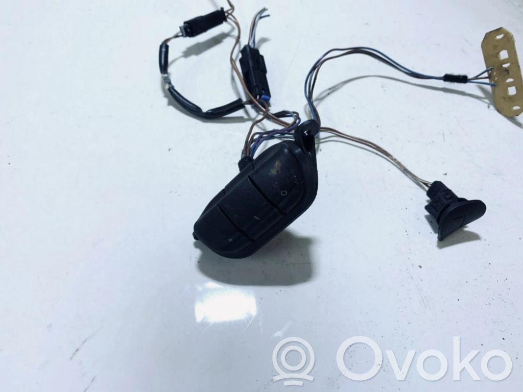 Boutons / interrupteurs volant   90508669,90508669