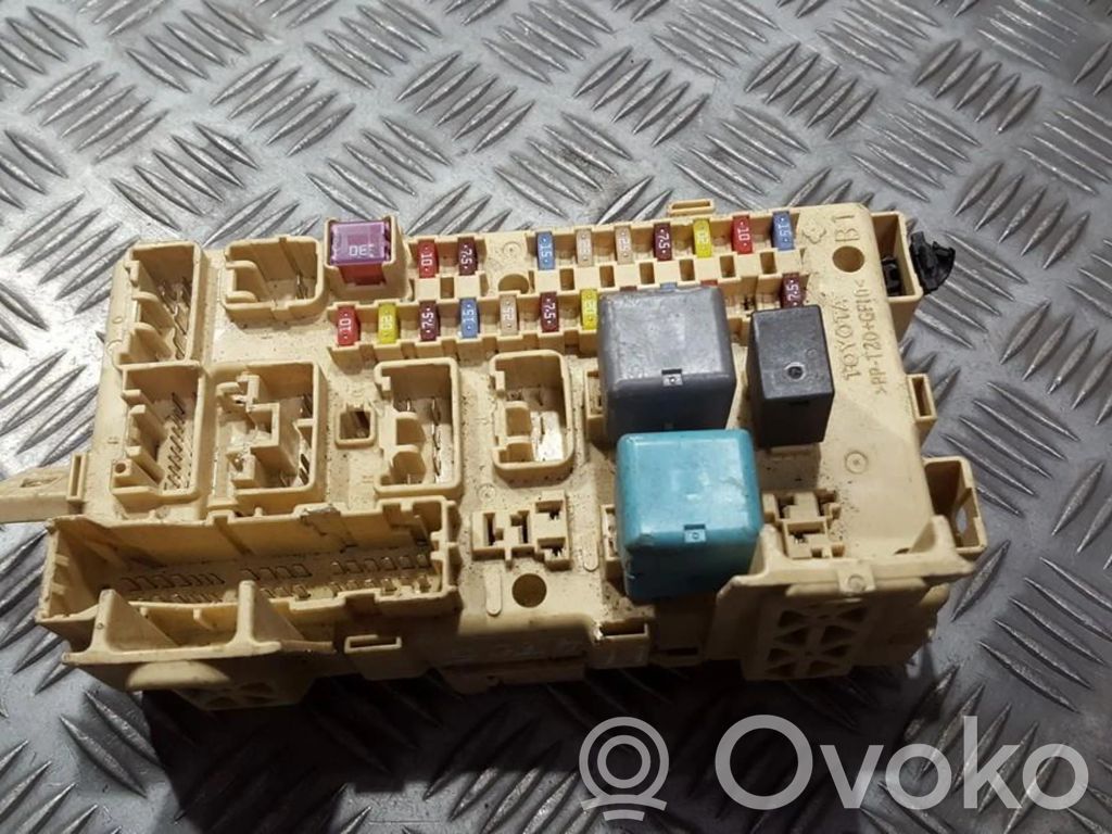 Toyota Corolla Verso E121 Set cutie siguranțe
