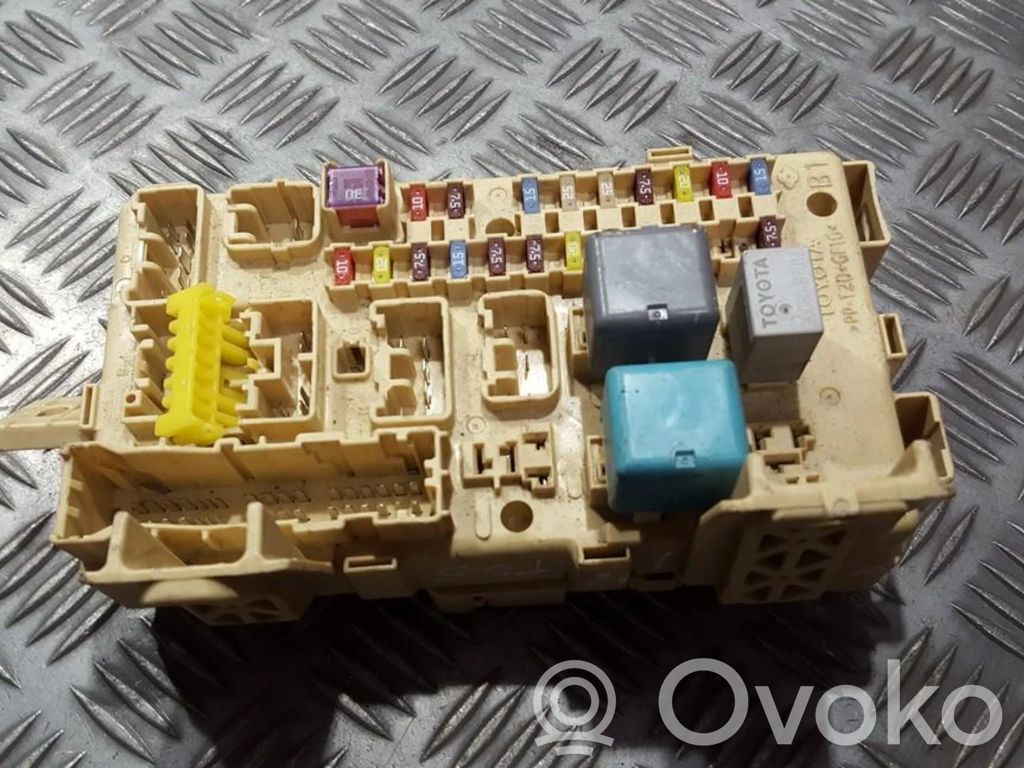 Toyota Corolla Verso E121 Set scatola dei fusibili