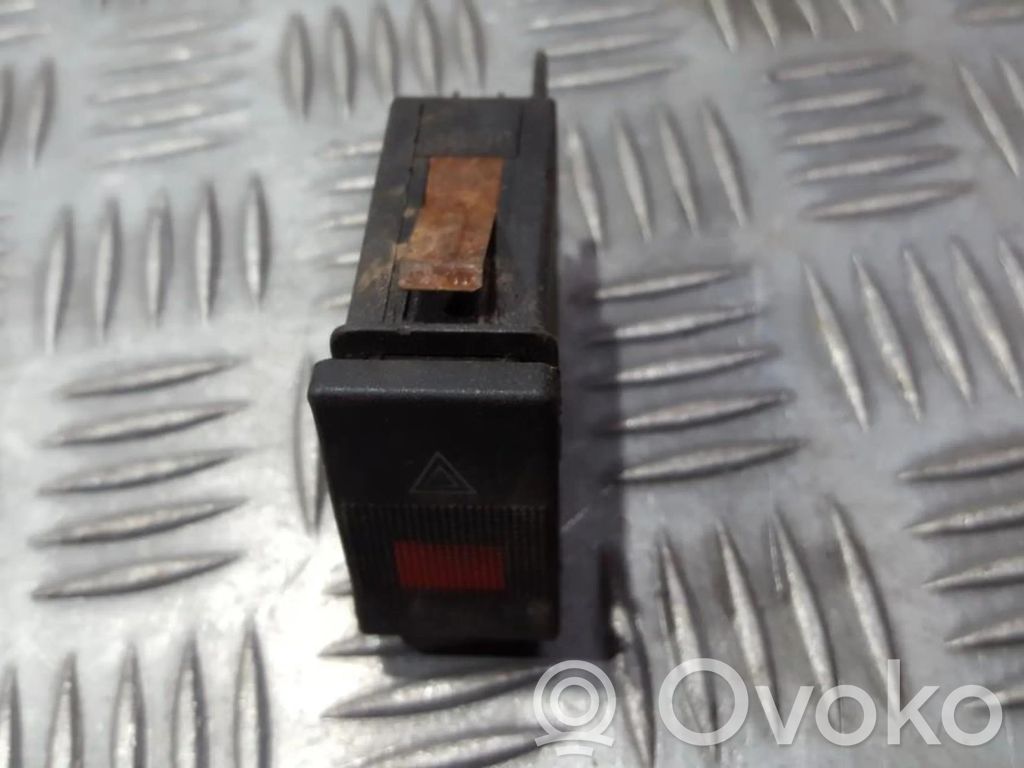 Botón interruptor de luz de peligro   4A0941509A,4A0941509A