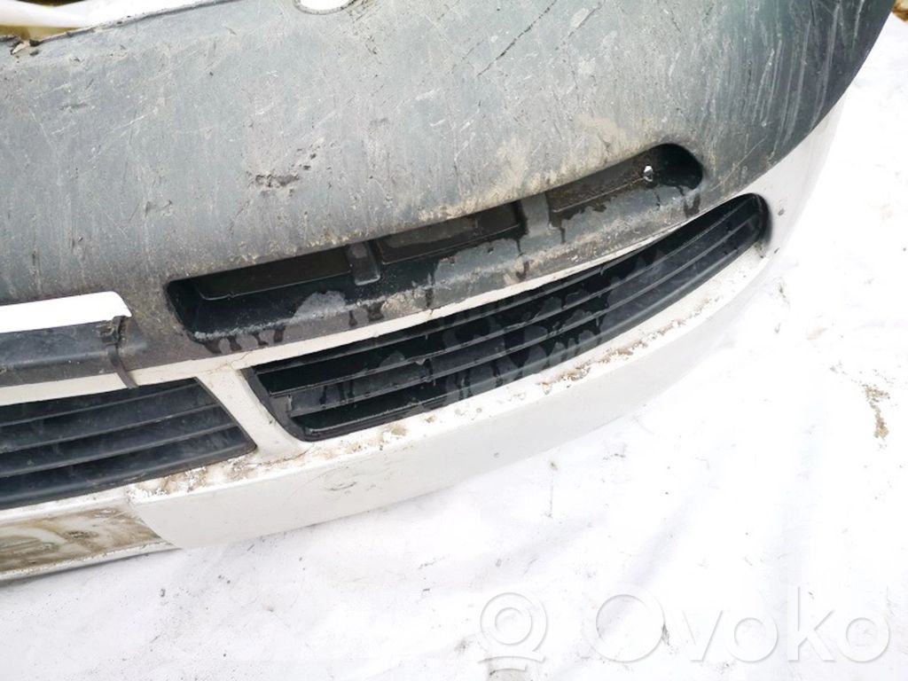 Grilă inferioară bară față