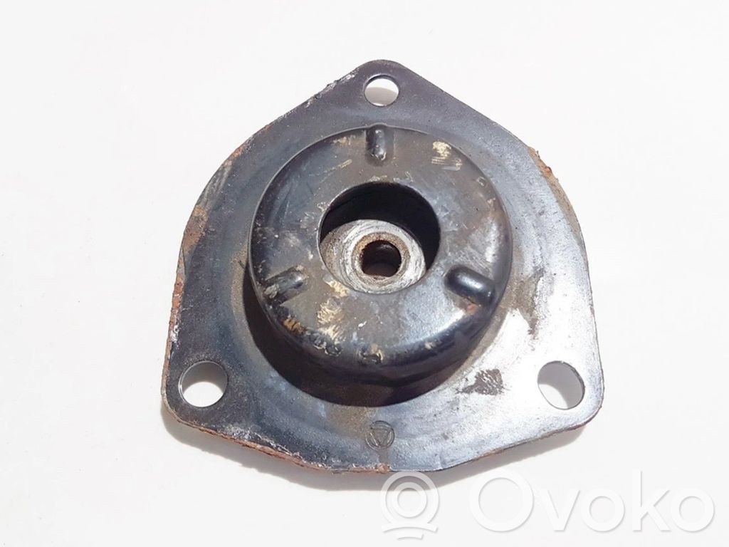 Nissan Primera Kierrejousen kiinnitys
