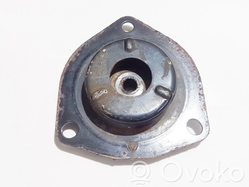 Nissan Primera Kierrejousen kiinnitys
