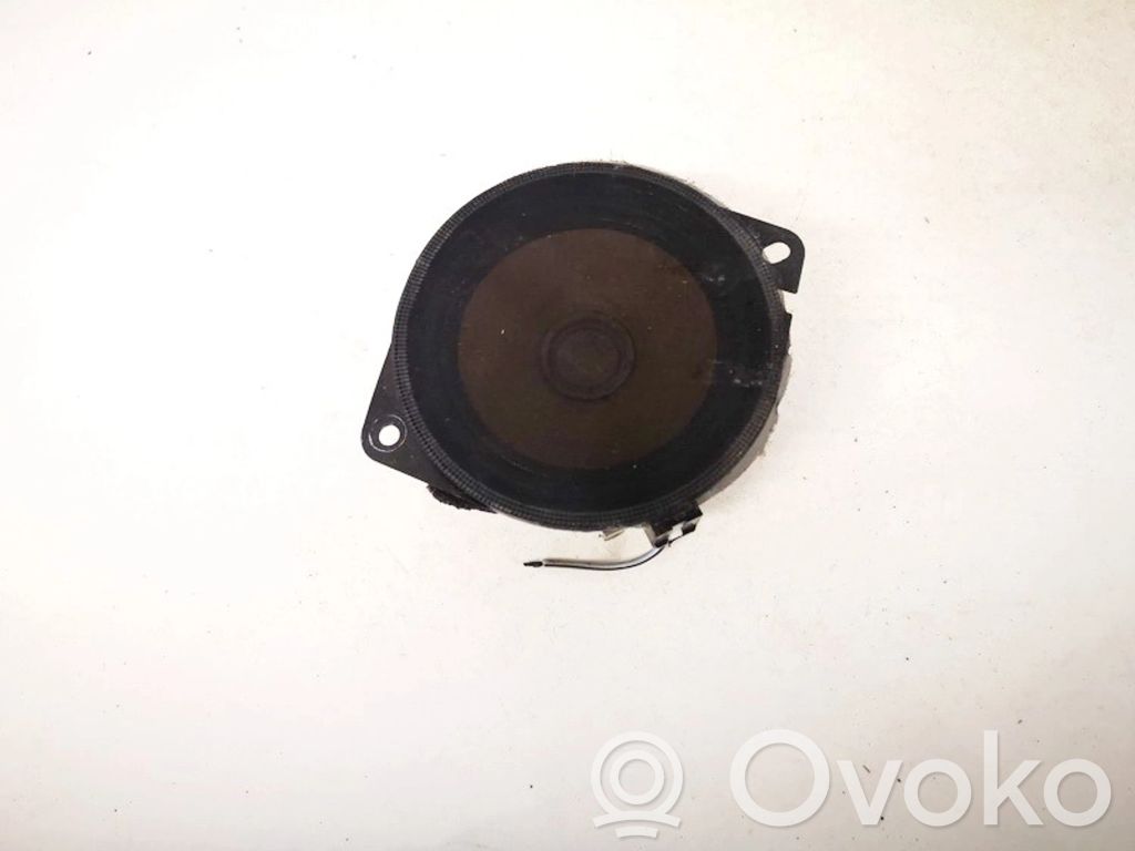Chrysler Voyager Etuoven kaiutin 