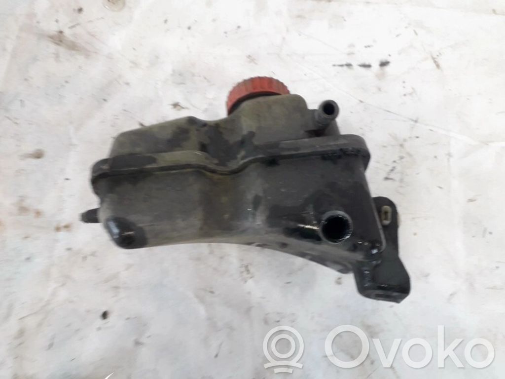 Peugeot 406 Ohjaustehostimen nestesäiliö 