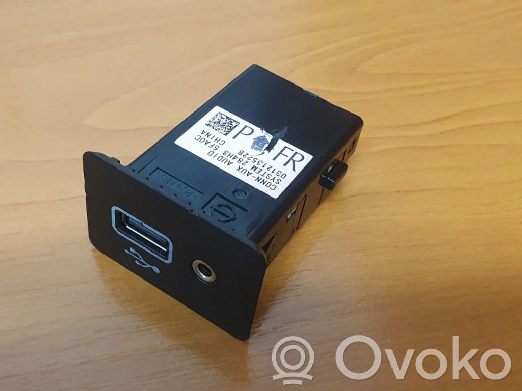 Enchufe conector USB   031213522B,284H35FA0C,031213522B,284H35FA0C