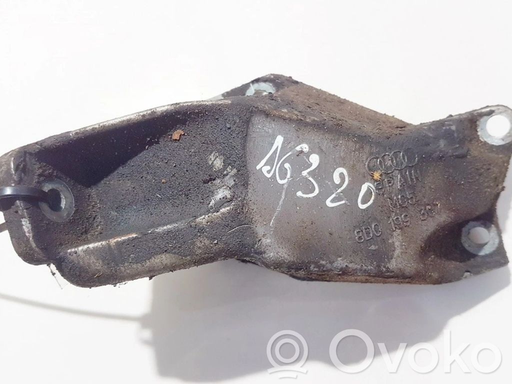 Volkswagen PASSAT B5 Supporto di montaggio del motore (usato) 