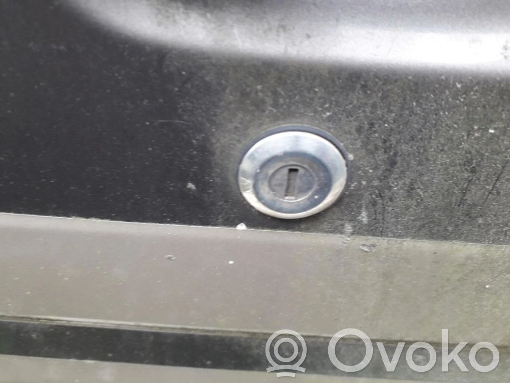 Nissan Prairie Broască ușă față (lângă mâner) 