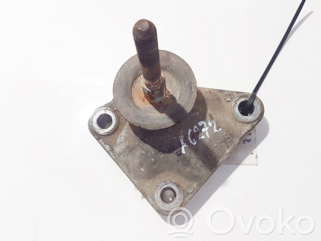 Citroen Evasion Engine mounting bracket 
