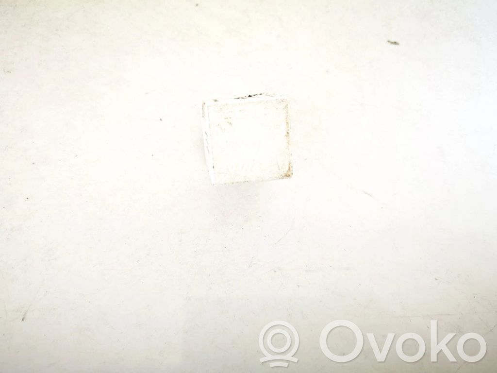 Otros relés   AVVACR3,AVVACR3
