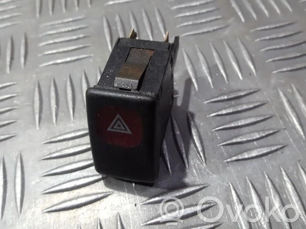 Volkswagen Golf II Botón interruptor de luz de peligro 