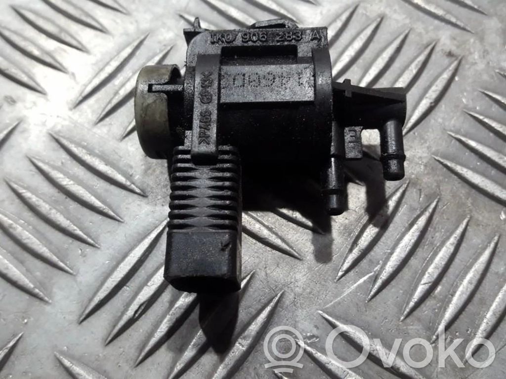 Audi A3 S3 8P Zawór podciśnienia / Elektrozawór turbiny 
