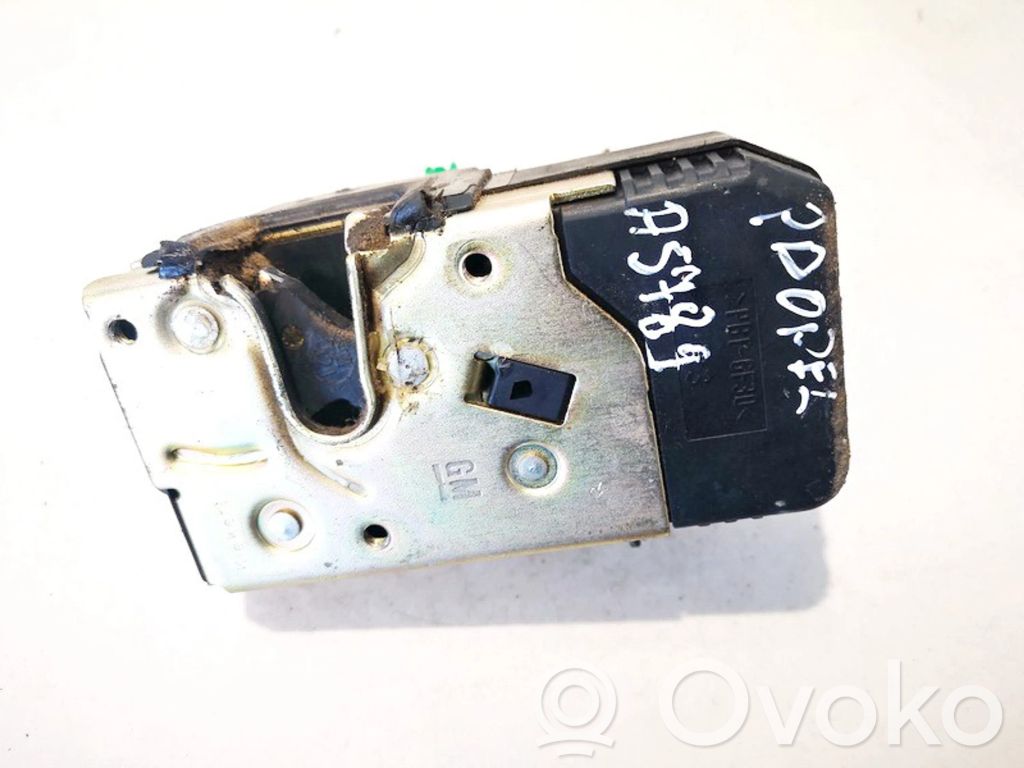 Opel Vectra B Front door lock 