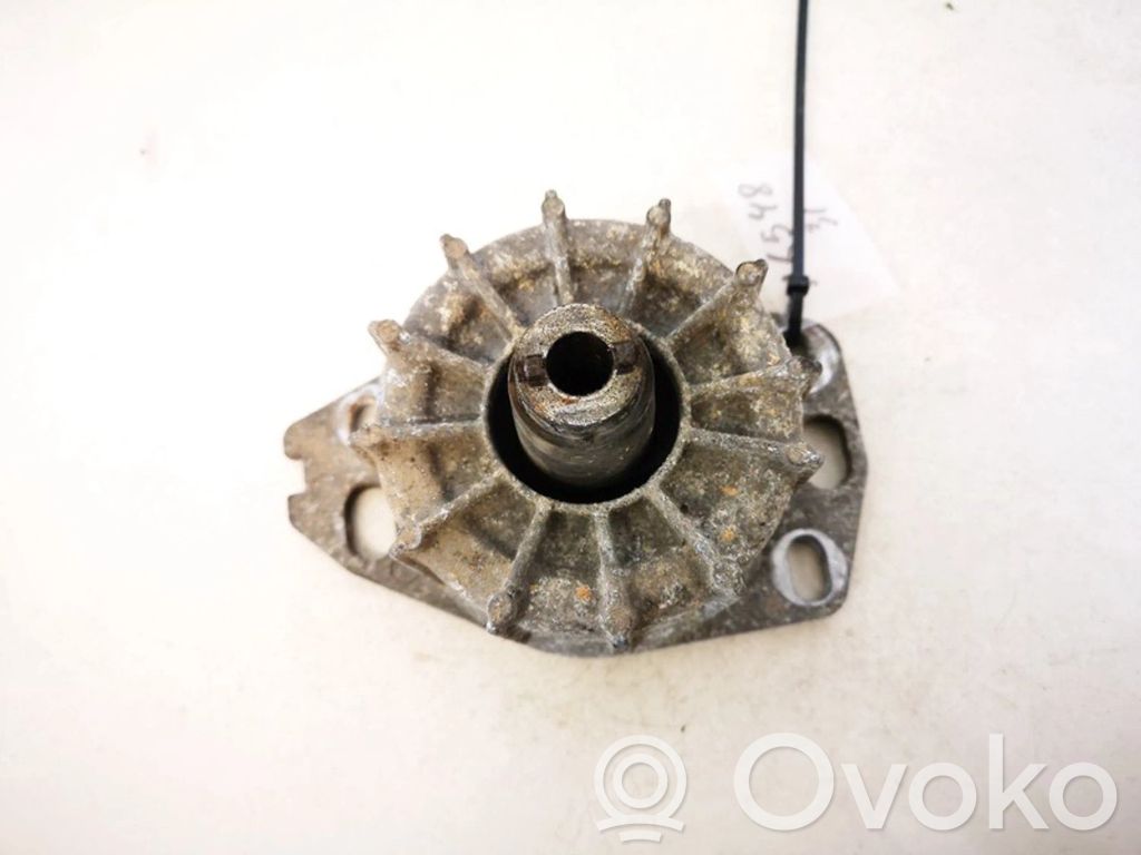 Engine mount bracket   A236,A236