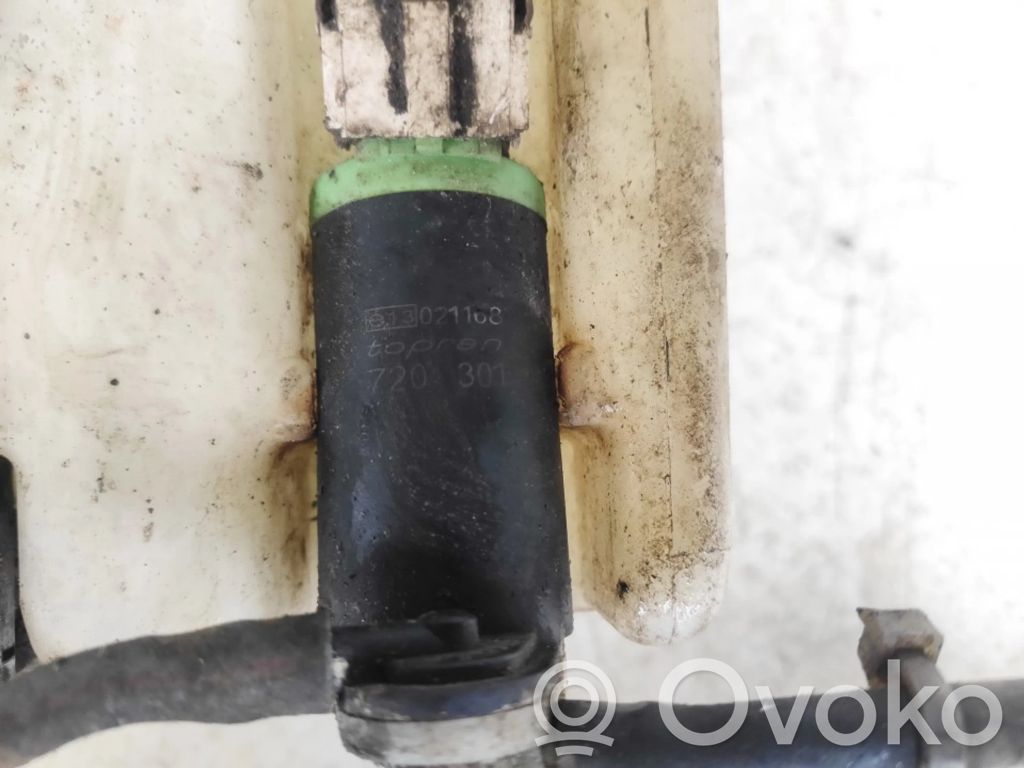 Hyundai Lantra II Windscreen/windshield washer pump 