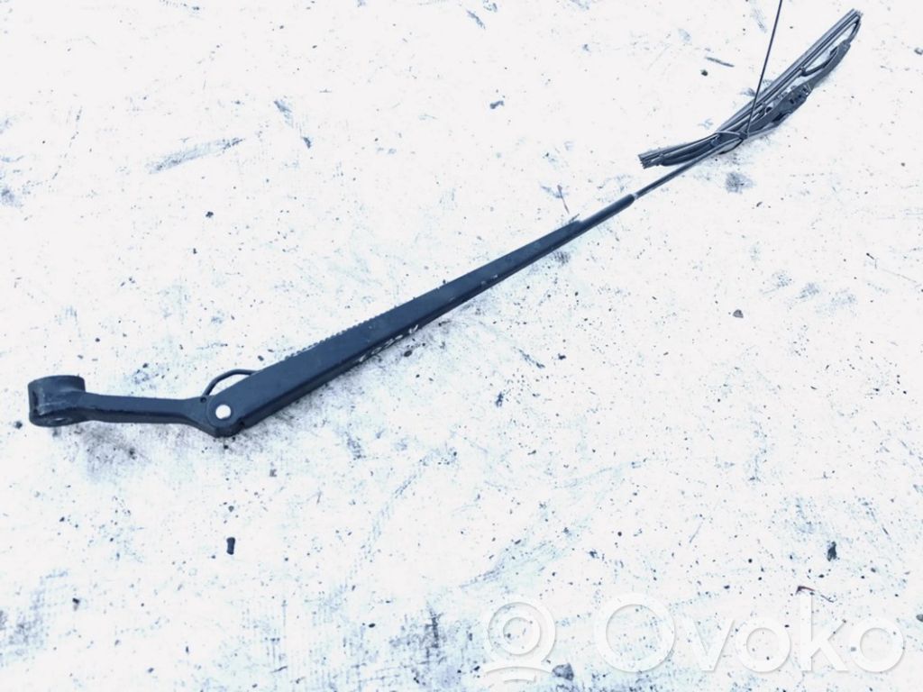 Daihatsu Terios Front wiper blade arm 