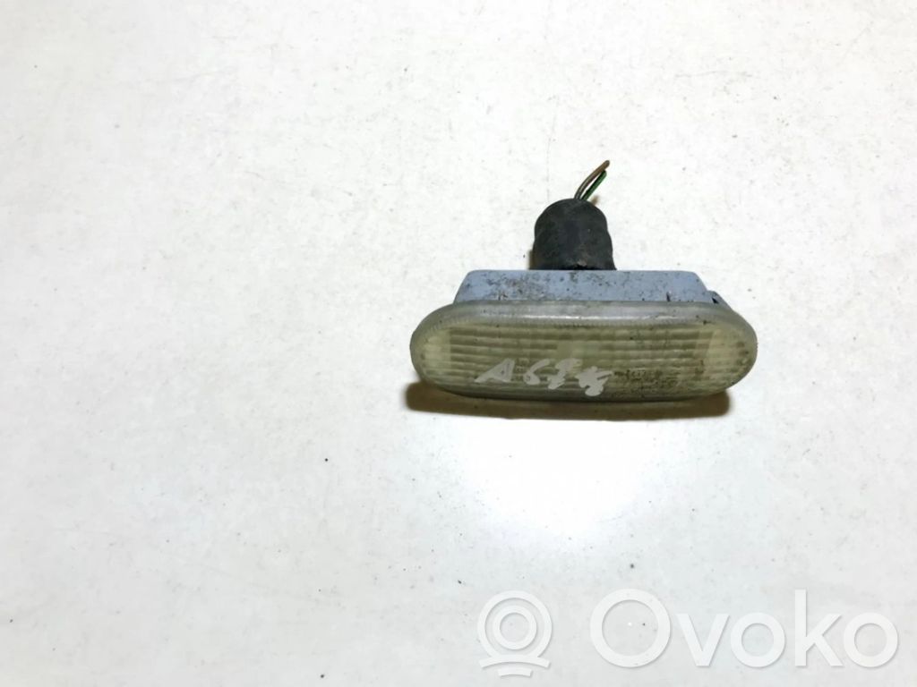 Volkswagen PASSAT B5 Semnalizator bară față 