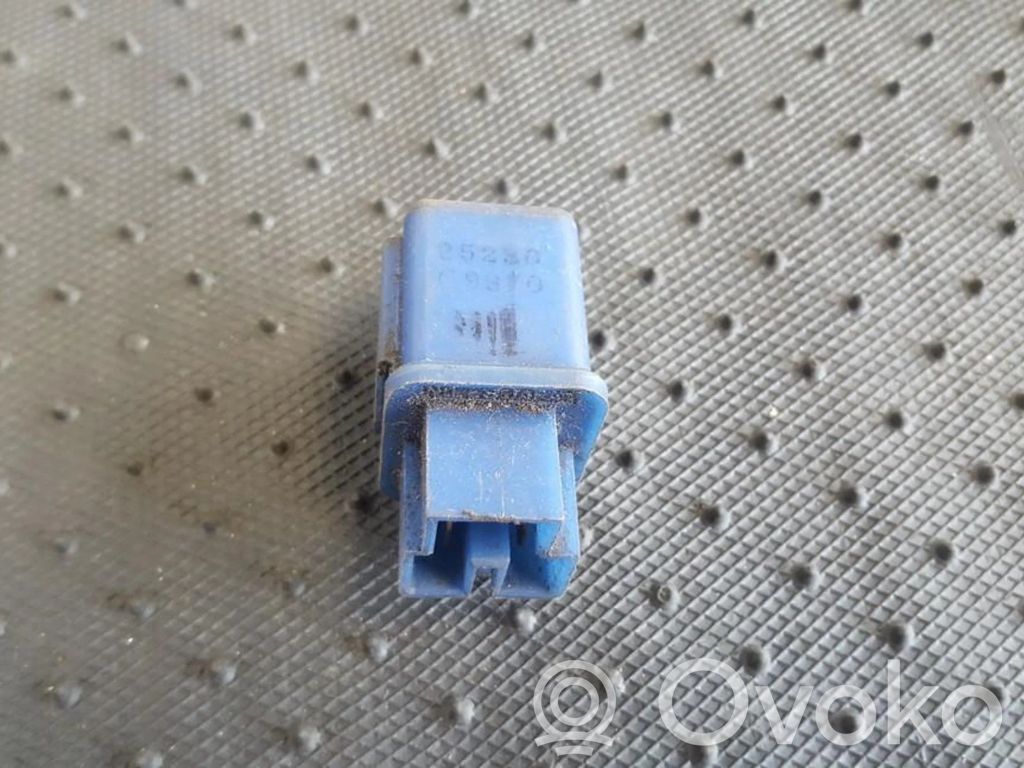 Nissan Primera Altri relè