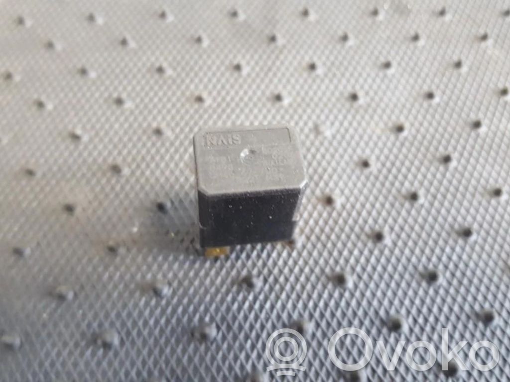Sonstige Relais   ACM33221,UM4667730,71818498,80202F,80202F0206,ACM33221,UM4667730