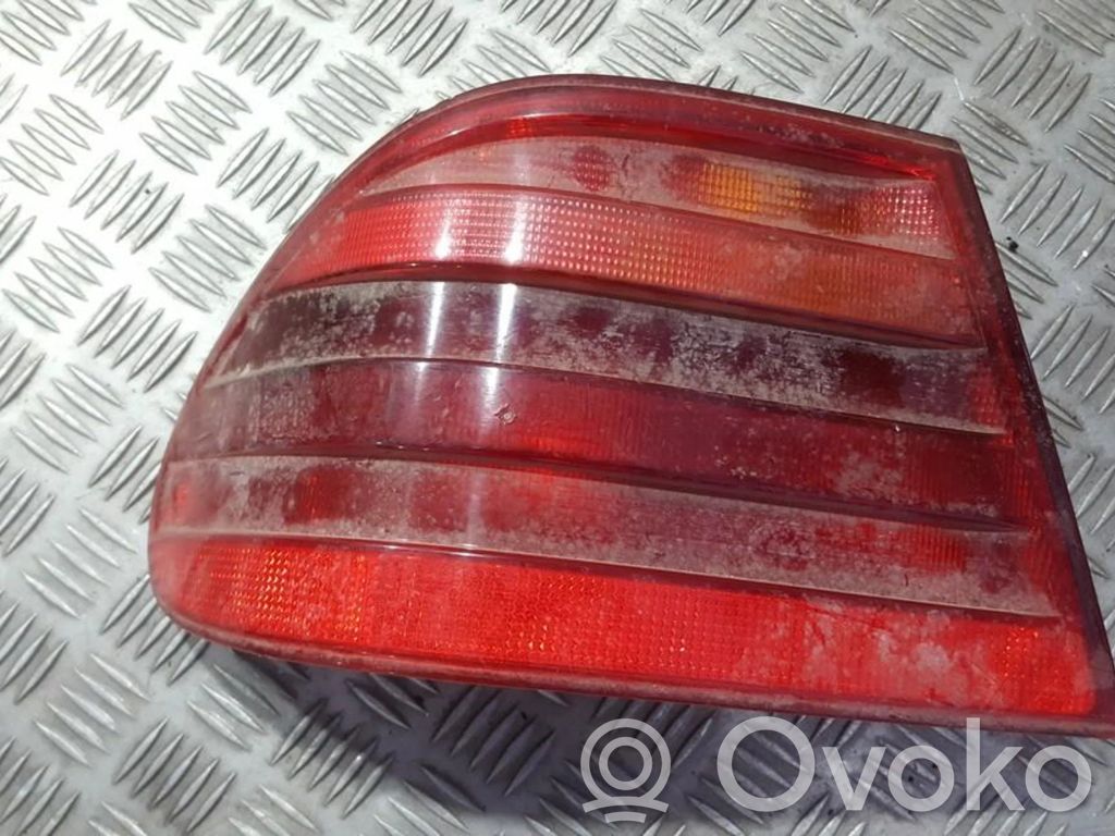 Mercedes-Benz E W210 Lampa tylna 