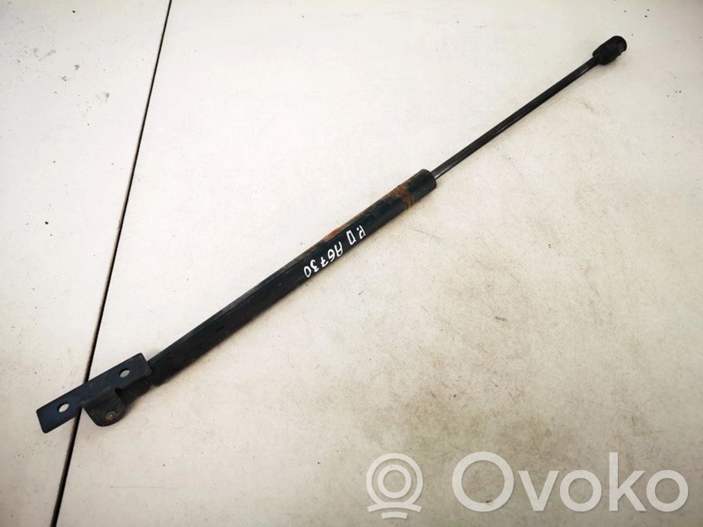Opel Omega B1 Konepellin kaasujousi