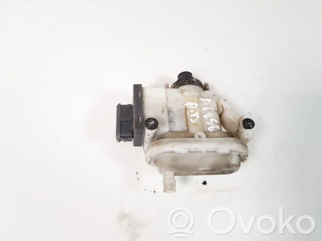 Volkswagen PASSAT B4 Pompa a vuoto chiusura centralizzata