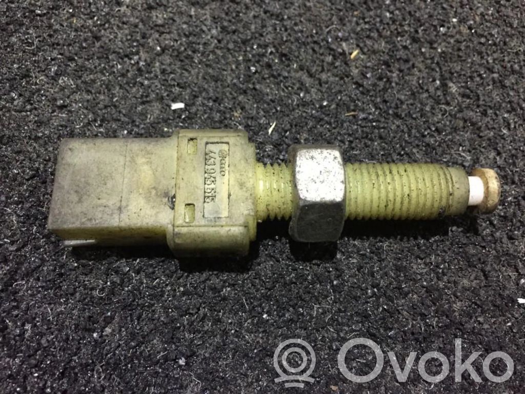 Volkswagen PASSAT B5 Comutator senzor pedală frână 
